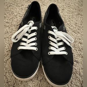 Women’s black KEDS